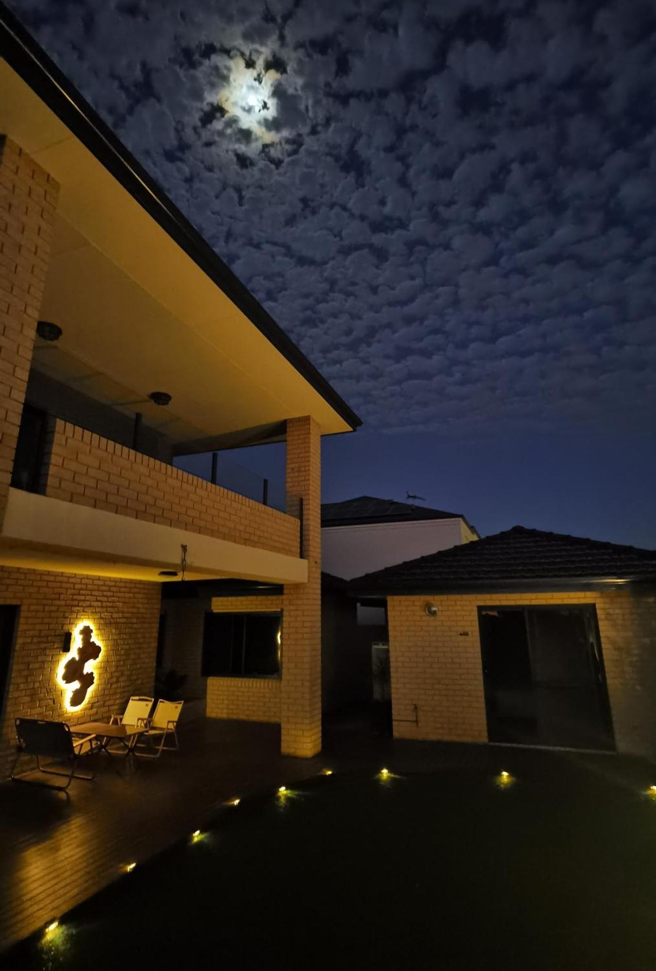 Sunny Ocean View Retreat Apartment Perth Exterior photo