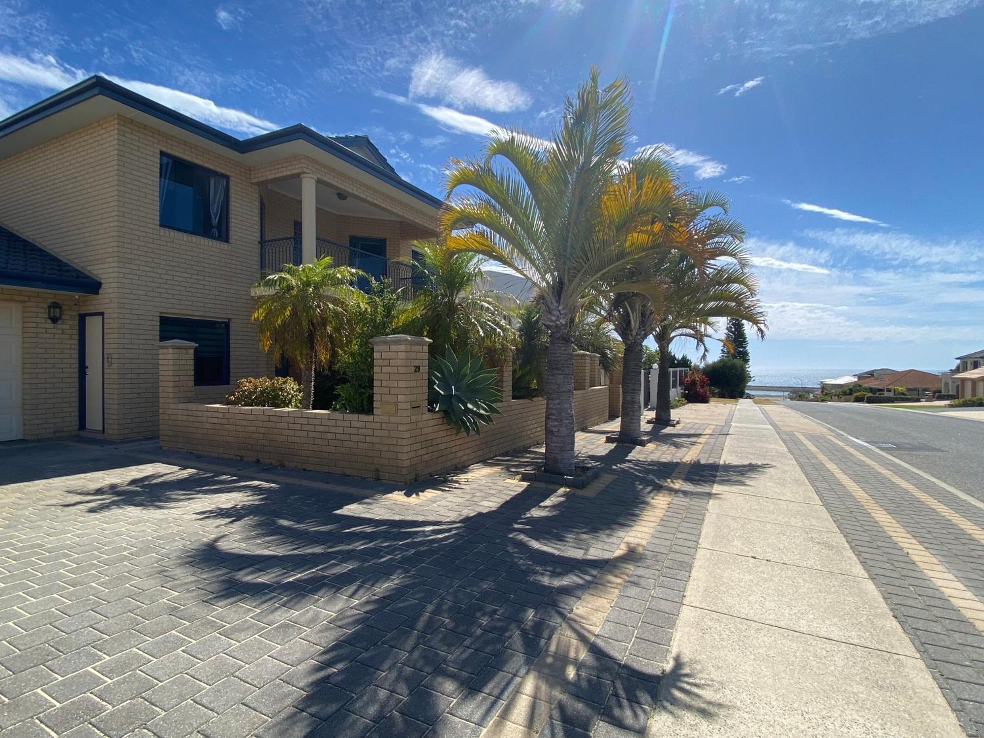 Sunny Ocean View Retreat Apartment Perth Exterior photo