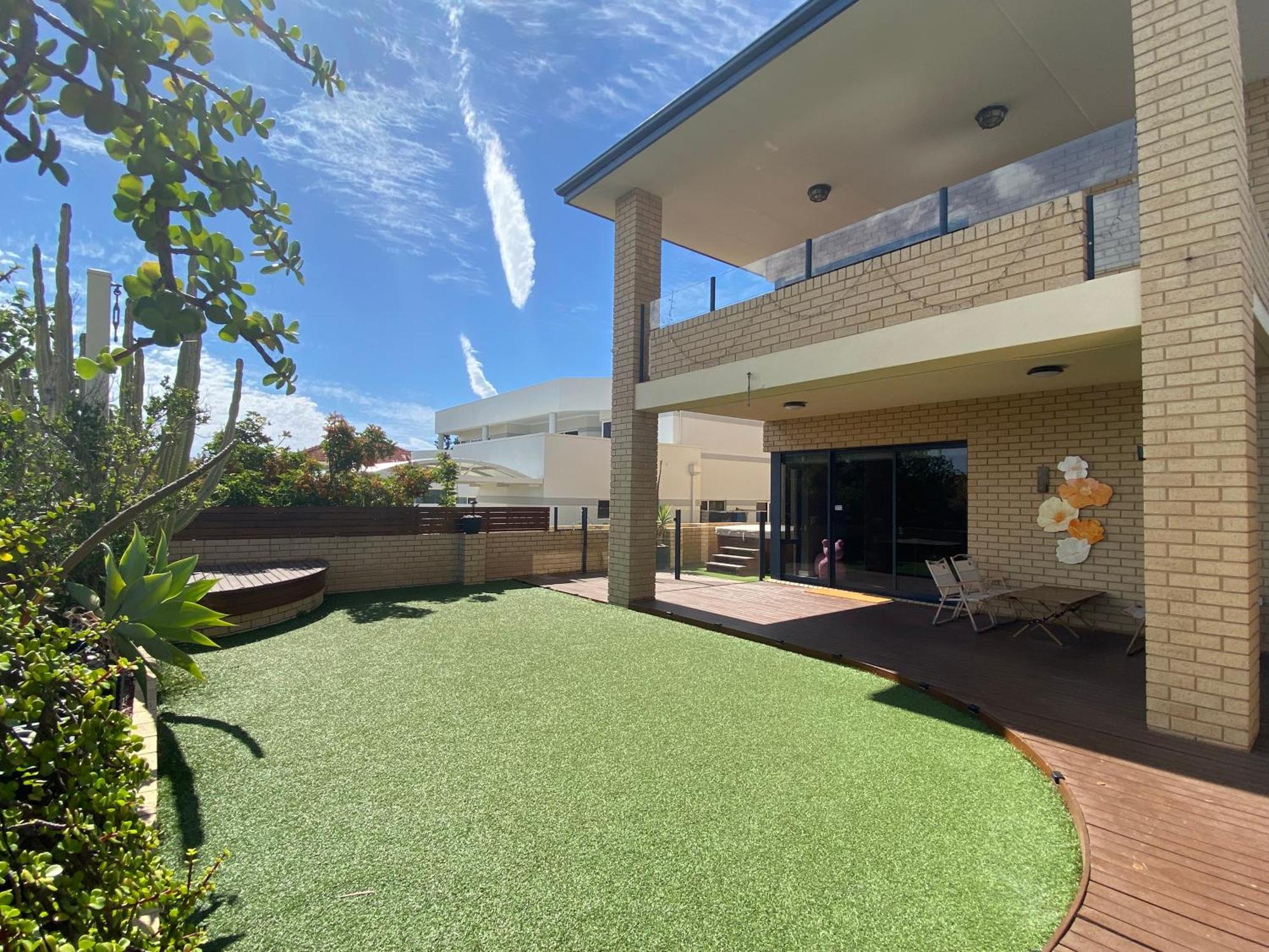 Sunny Ocean View Retreat Apartment Perth Exterior photo