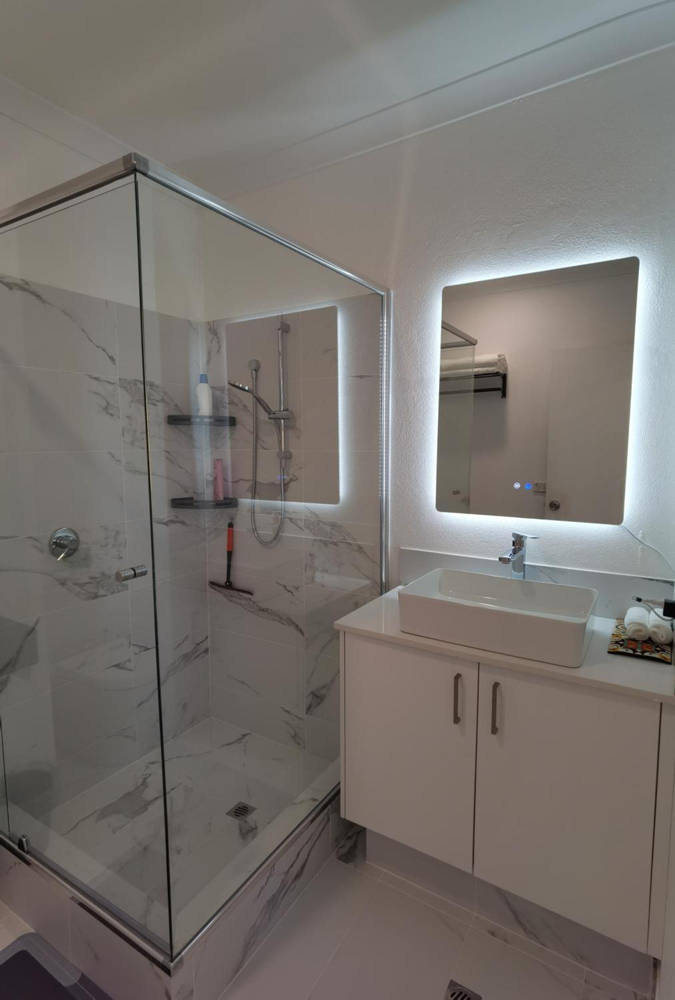 Sunny Ocean View Retreat Apartment Perth Room photo