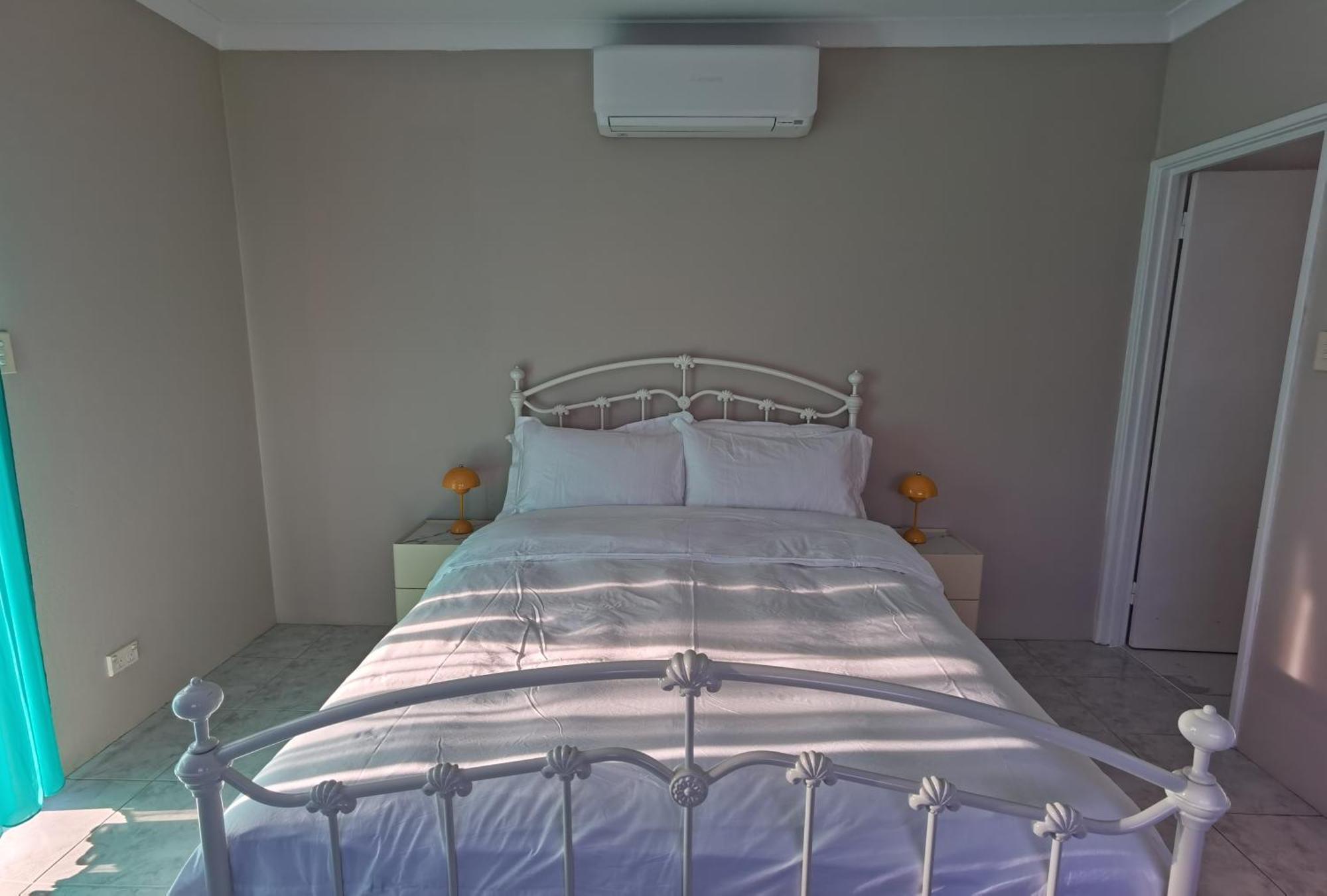 Sunny Ocean View Retreat Apartment Perth Room photo