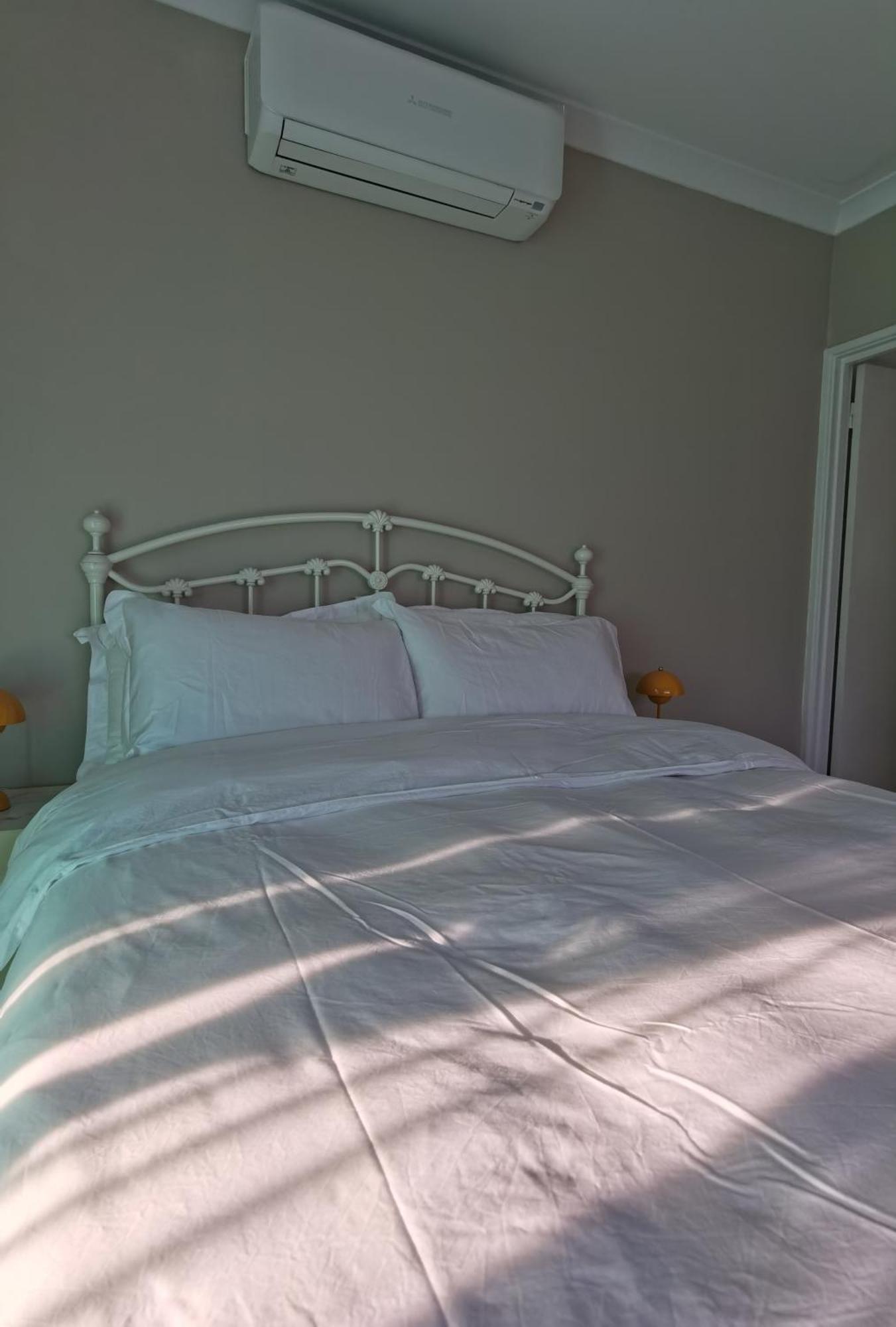 Sunny Ocean View Retreat Apartment Perth Room photo
